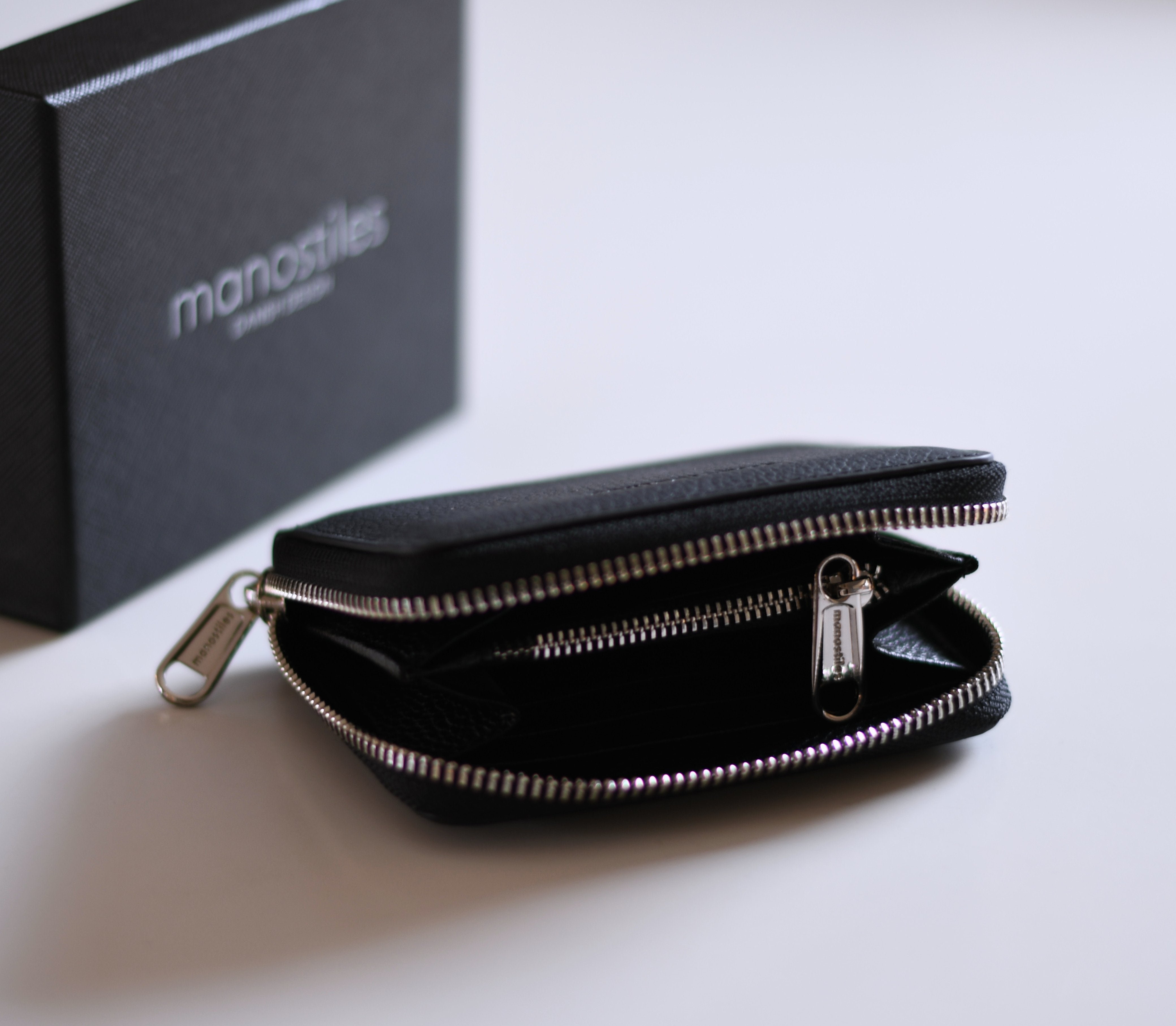 Pung - Noir - Manostiles Danish Design